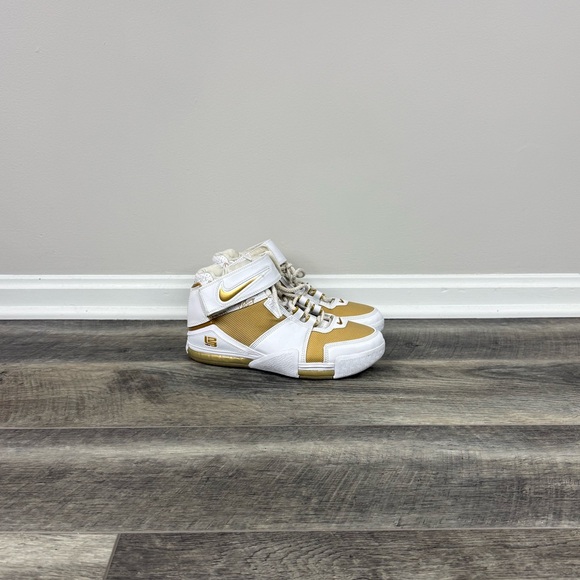 Nike LeBron Zoom 2 Maccabi Sneakers